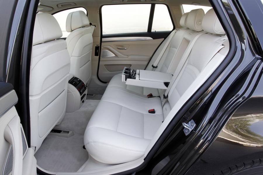 Интерьер BMW 530d xDrive Touring Modern Line (F11) 2013 года  (WW) (фото 38 из 40)